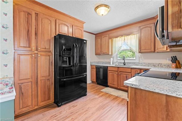 154 Meadowview Road, Mocksville, NC 27028