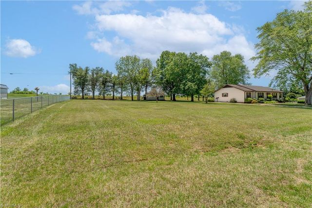 154 Meadowview Road, Mocksville, NC 27028