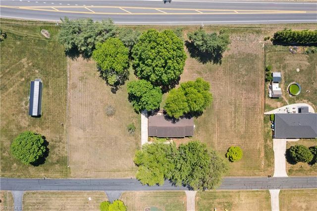 154 Meadowview Road, Mocksville, NC 27028