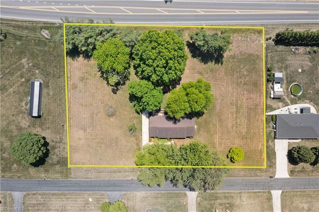 154 Meadowview Road, Mocksville, NC 27028