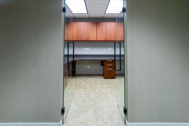 2400 N Ashland Avenue, Chicago, IL 60614