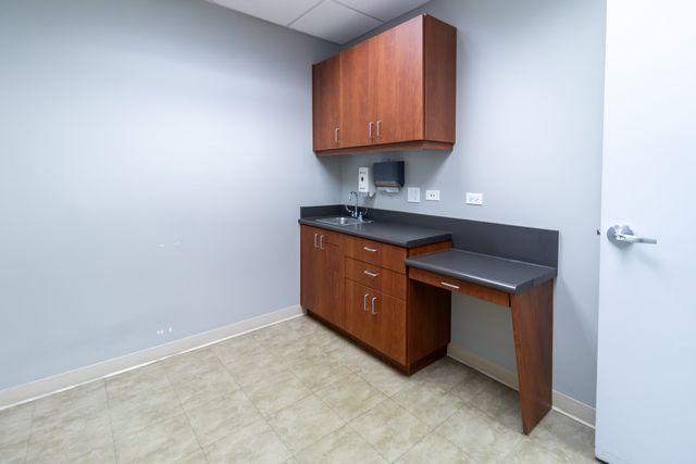 2400 N Ashland Avenue, Chicago, IL 60614