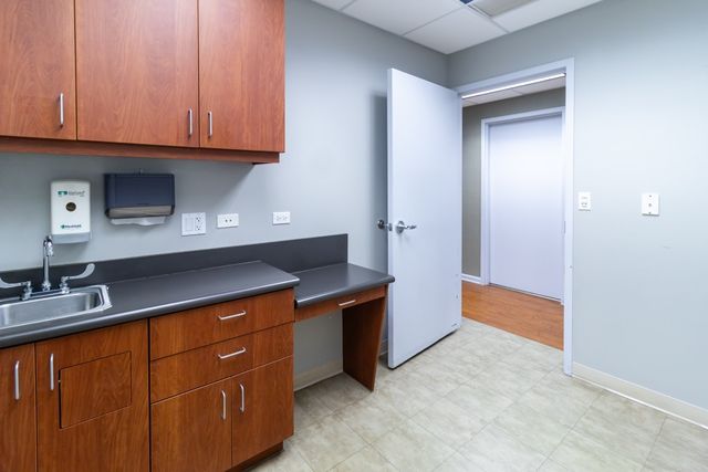 2400 N Ashland Avenue, Chicago, IL 60614