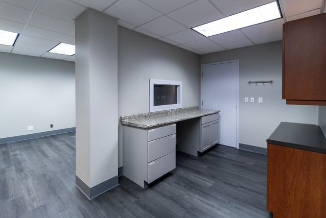 2400 N Ashland Avenue, Chicago, IL 60614
