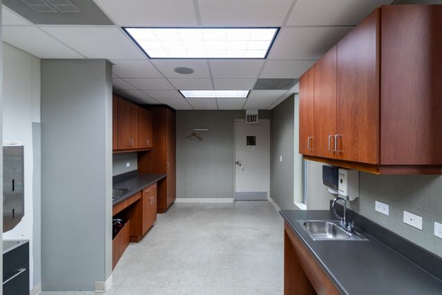 2400 N Ashland Avenue, Chicago, IL 60614