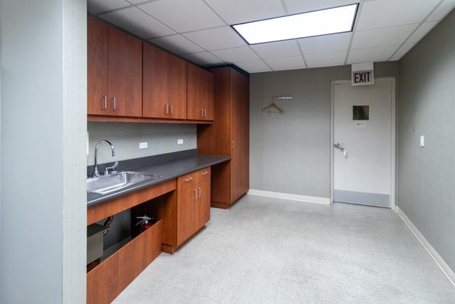 2400 N Ashland Avenue, Chicago, IL 60614