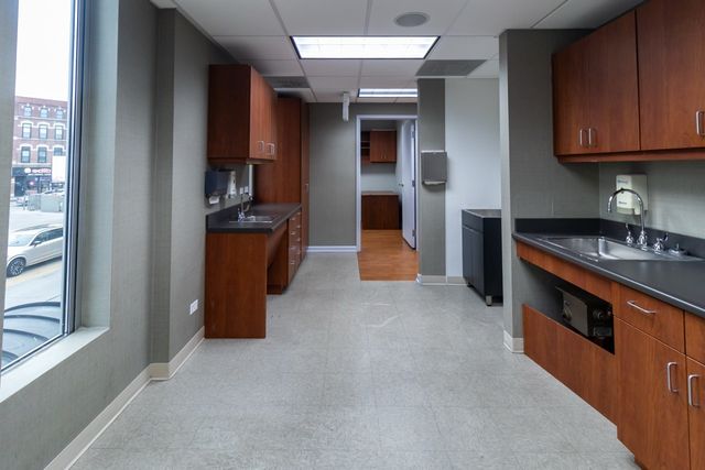 2400 N Ashland Avenue, Chicago, IL 60614