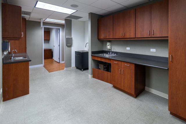 2400 N Ashland Avenue, Chicago, IL 60614