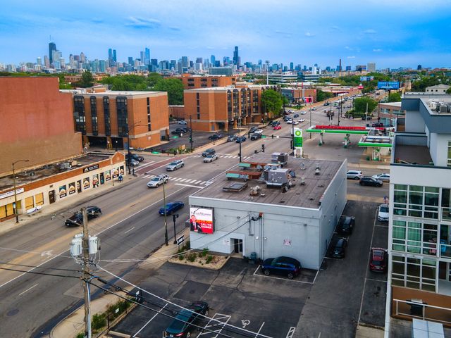 2400 N Ashland Avenue, Chicago, IL 60614
