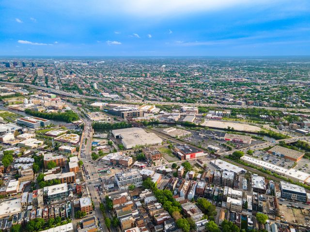 2400 N Ashland Avenue, Chicago, IL 60614