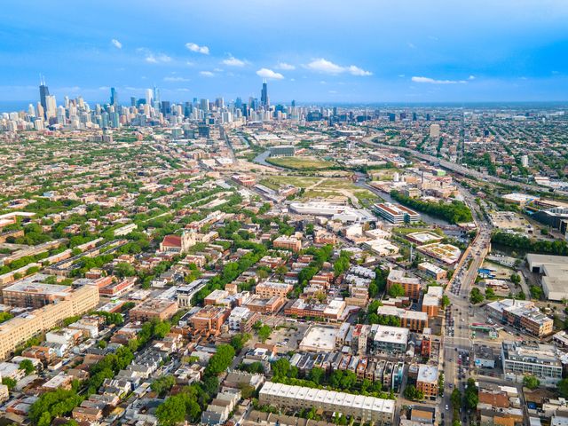 2400 N Ashland Avenue, Chicago, IL 60614