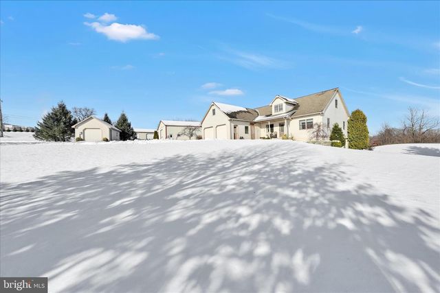 36 HOST RD, Womelsdorf, PA 19567