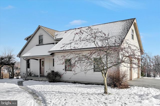 36 HOST RD, Womelsdorf, PA 19567