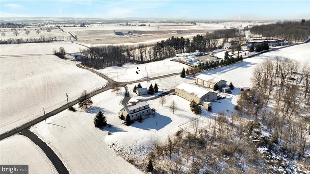 36 HOST RD, Womelsdorf, PA 19567