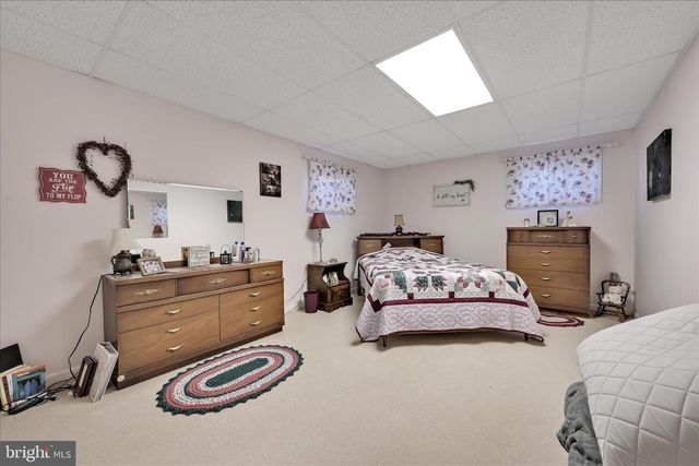 36 HOST RD, Womelsdorf, PA 19567