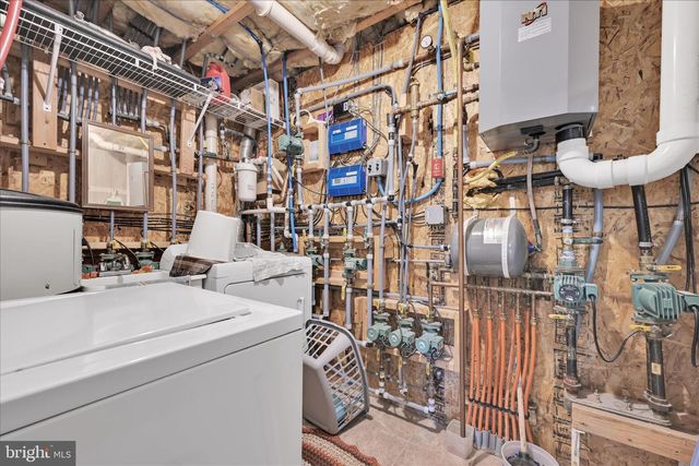 36 HOST RD, Womelsdorf, PA 19567