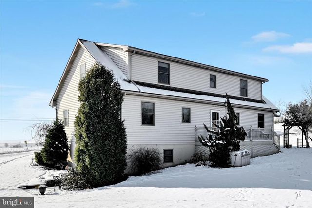 36 HOST RD, Womelsdorf, PA 19567