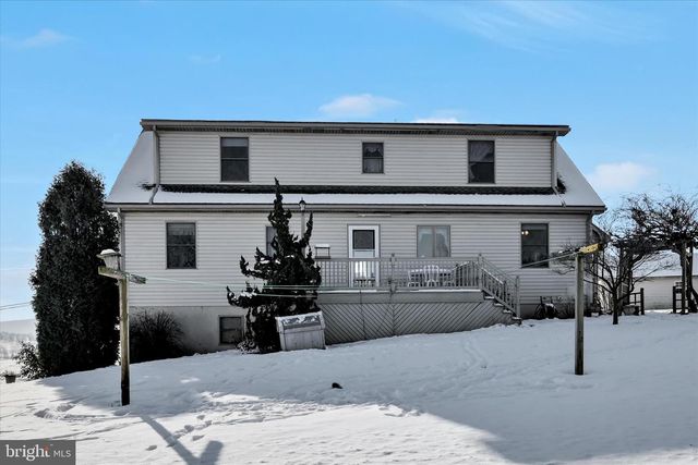 36 HOST RD, Womelsdorf, PA 19567