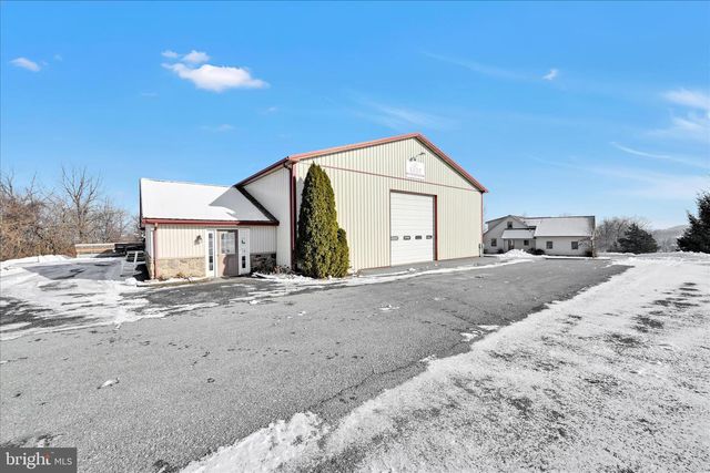 36 HOST RD, Womelsdorf, PA 19567