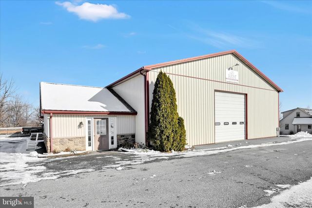 36 HOST RD, Womelsdorf, PA 19567