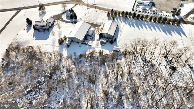 36 HOST RD, Womelsdorf, PA 19567