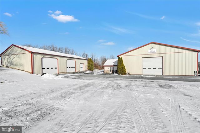 36 HOST RD, Womelsdorf, PA 19567