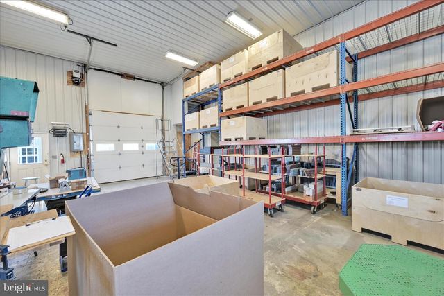 36 HOST RD, Womelsdorf, PA 19567