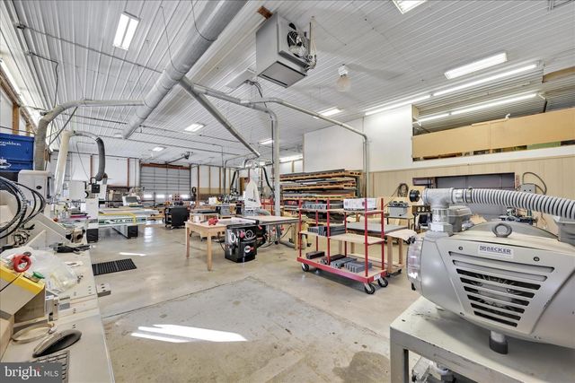 36 HOST RD, Womelsdorf, PA 19567