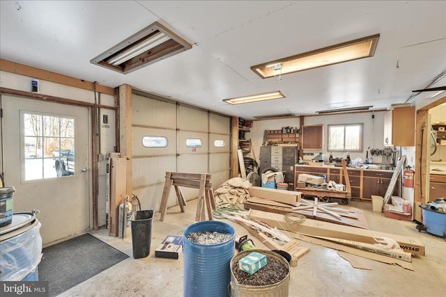 36 HOST RD, Womelsdorf, PA 19567