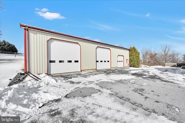 36 HOST RD, Womelsdorf, PA 19567