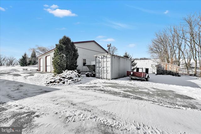 36 HOST RD, Womelsdorf, PA 19567