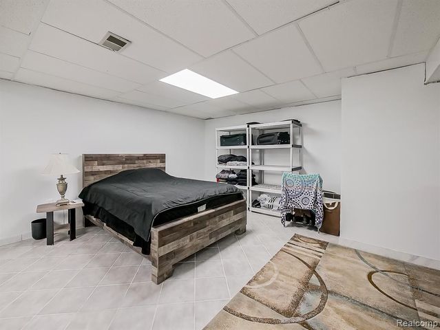 29721 Farmington Road, Farmington, MI 48334