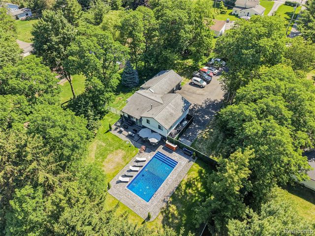 29721 Farmington Road, Farmington, MI 48334