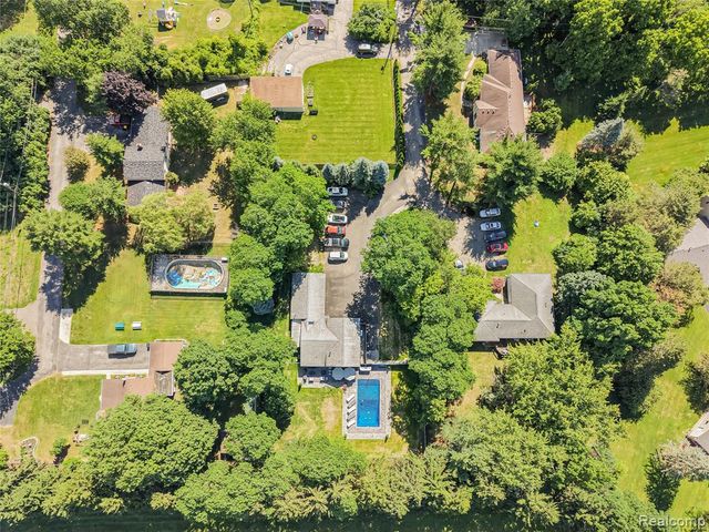 29721 Farmington Road, Farmington, MI 48334
