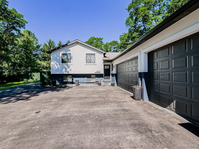 29721 Farmington Road, Farmington, MI 48334
