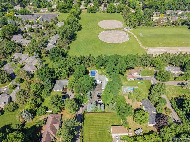 29721 Farmington Road, Farmington, MI 48334