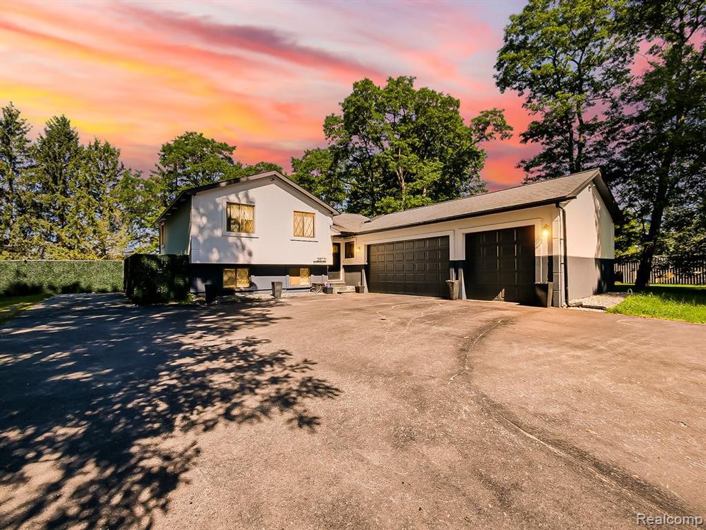 29721 Farmington Road, Farmington, MI 48334
