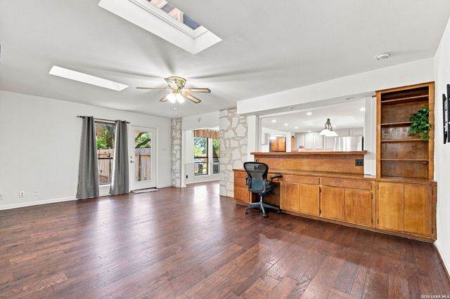 1739 Royal Crescent, San Antonio, TX 78231