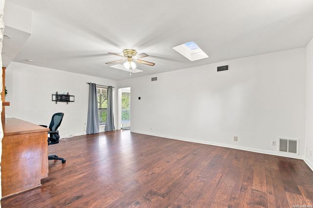 1739 Royal Crescent, San Antonio, TX 78231