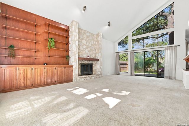 1739 Royal Crescent, San Antonio, TX 78231
