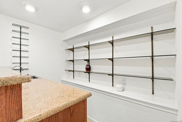 1739 Royal Crescent, San Antonio, TX 78231