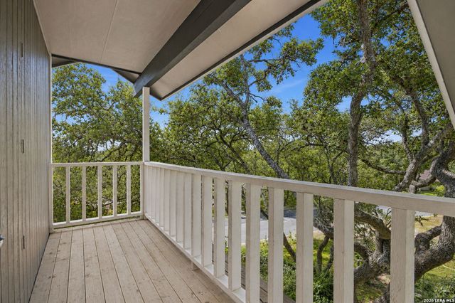 1739 Royal Crescent, San Antonio, TX 78231