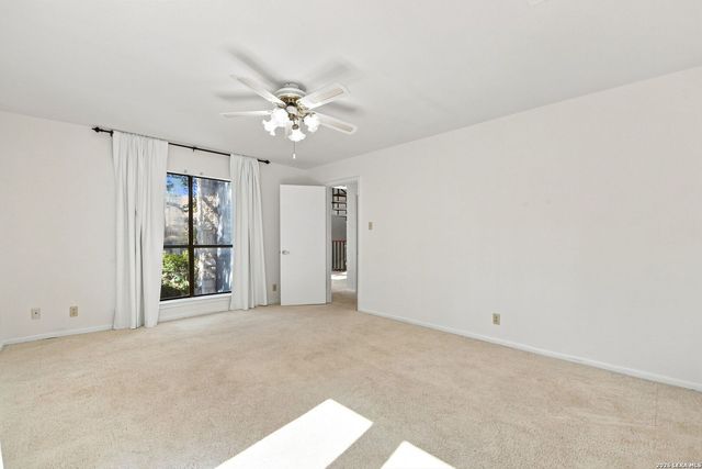 1739 Royal Crescent, San Antonio, TX 78231
