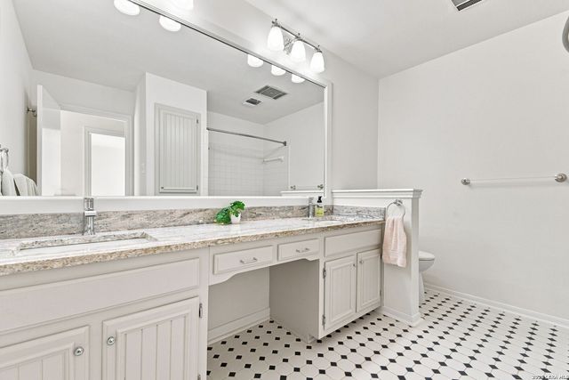 1739 Royal Crescent, San Antonio, TX 78231