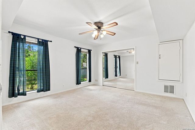 1739 Royal Crescent, San Antonio, TX 78231