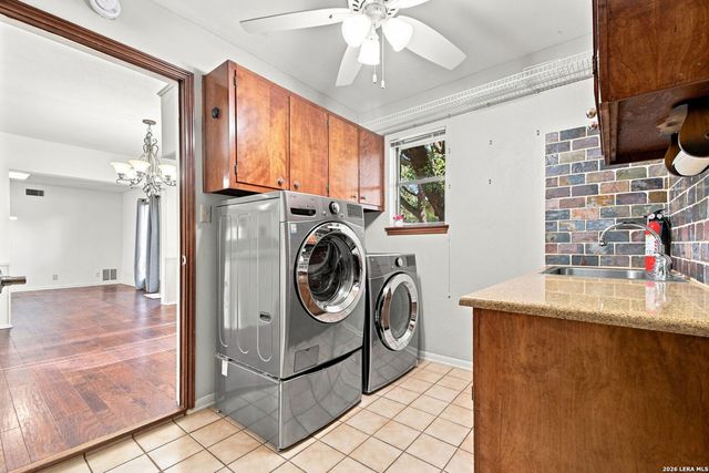 1739 Royal Crescent, San Antonio, TX 78231