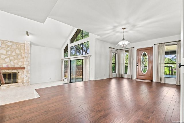 1739 Royal Crescent, San Antonio, TX 78231
