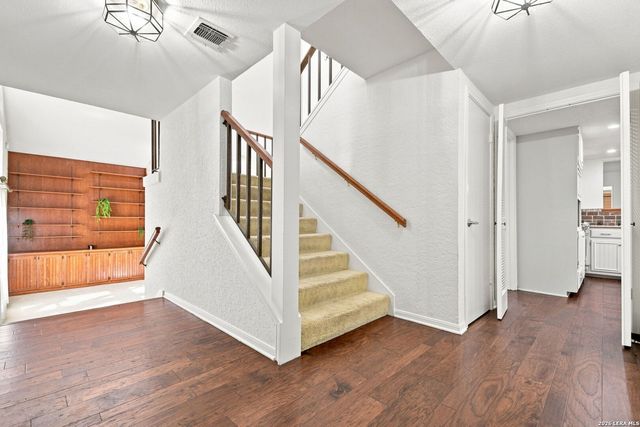 1739 Royal Crescent, San Antonio, TX 78231