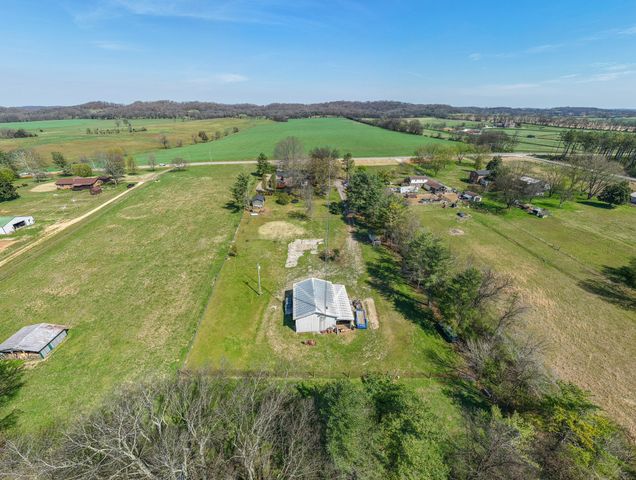2685 Hampshire Pike, Columbia, TN 38401