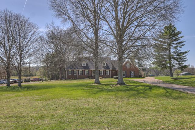 2685 Hampshire Pike, Columbia, TN 38401